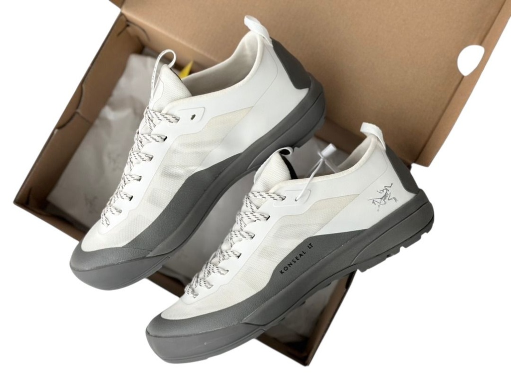 ZAPATO TIPO TENIS MARCA ARCTERYX MUJER