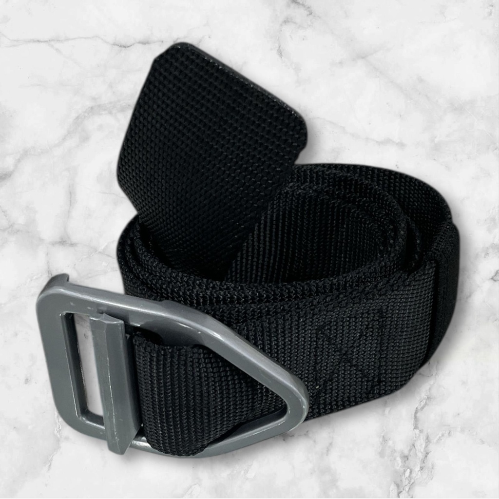 FAJAS CON HEBILLA DE METAL TRIANGULO