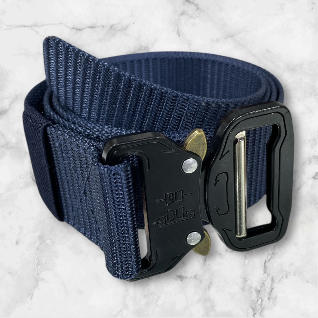 FAJAS CON HEBILLA DE METAL CON PINES DORADOS A LOS LADOS