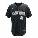 CAMISETA EQUIPO MLB YANKEES NEGRA LETRAS ATRAS