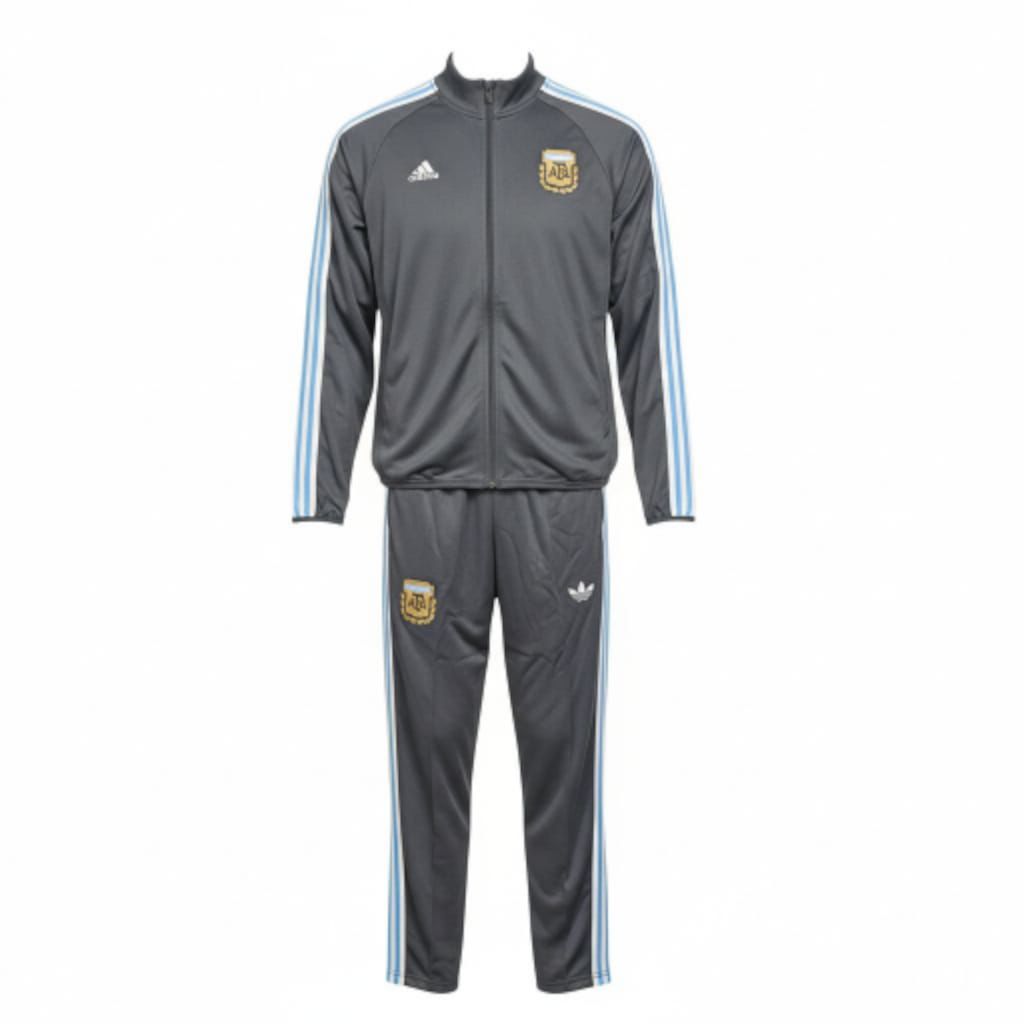 SET DEPORTIVO MANGA LARGA EQUIPO ARGENTINA  COLOR GRIS CON FRANJA BLANCO Y CELESTE EN MANGA